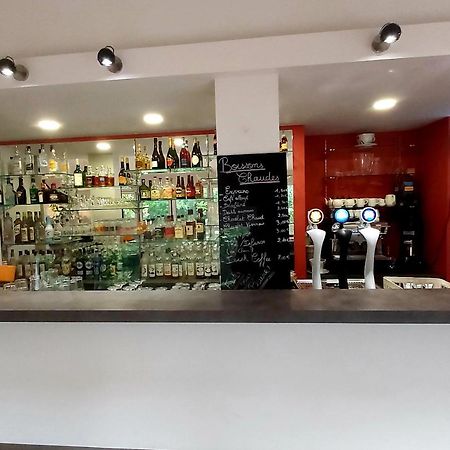 Hotel Restaurant L'Artiere Ceyrat Екстер'єр фото