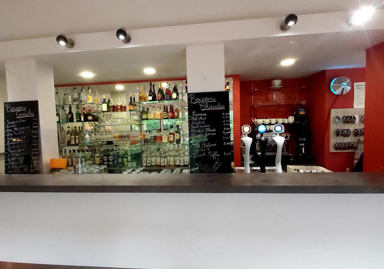 Hotel Restaurant L'Artiere Ceyrat Екстер'єр фото